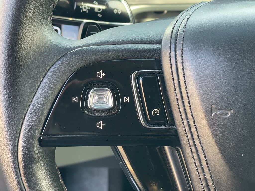 Used 2023 Lincoln Aviator AWD w/ Premium Package image 16