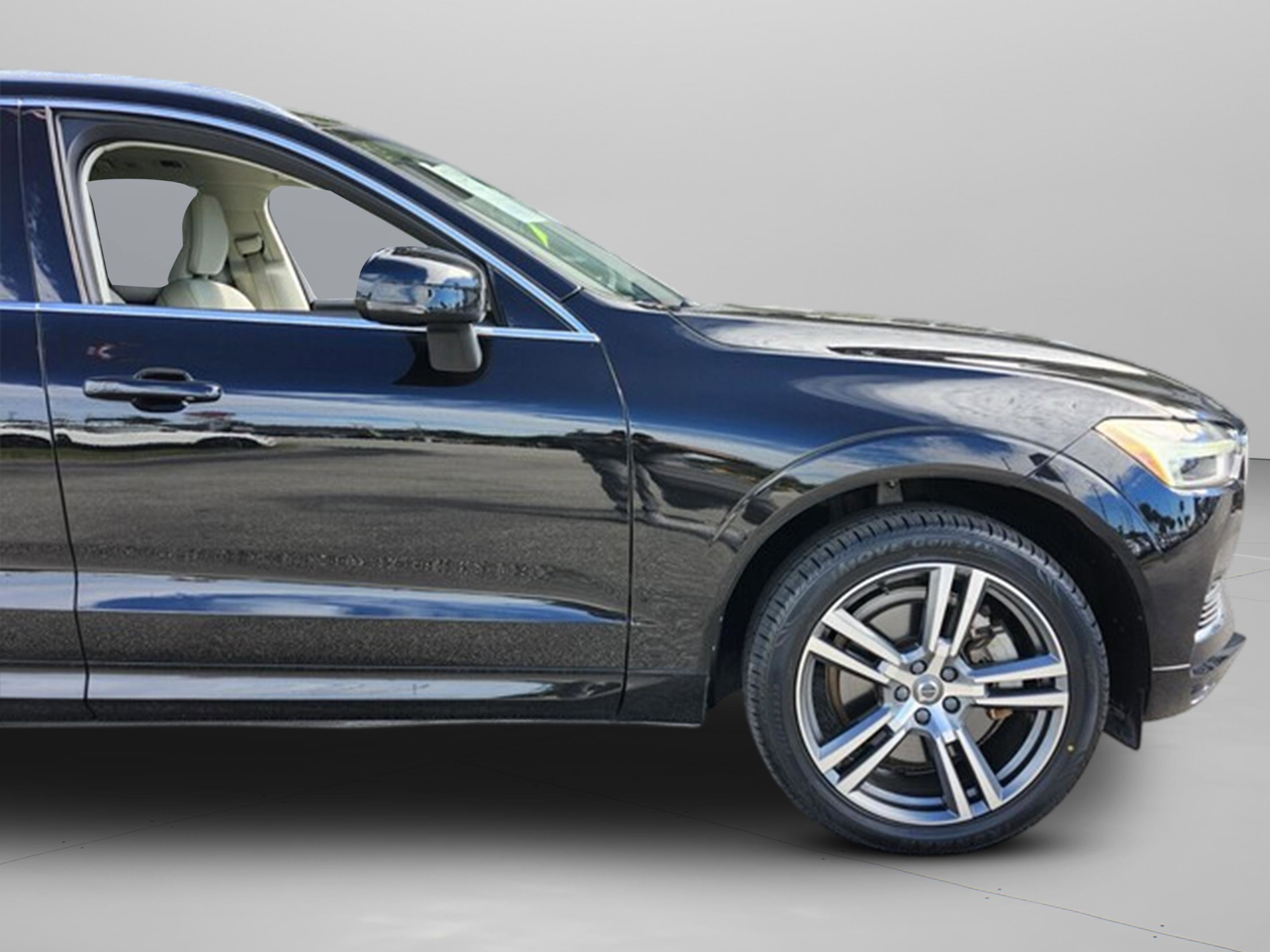 Used 2020 Volvo XC60 T8 Momentum w/ Protection Package Premier image 38