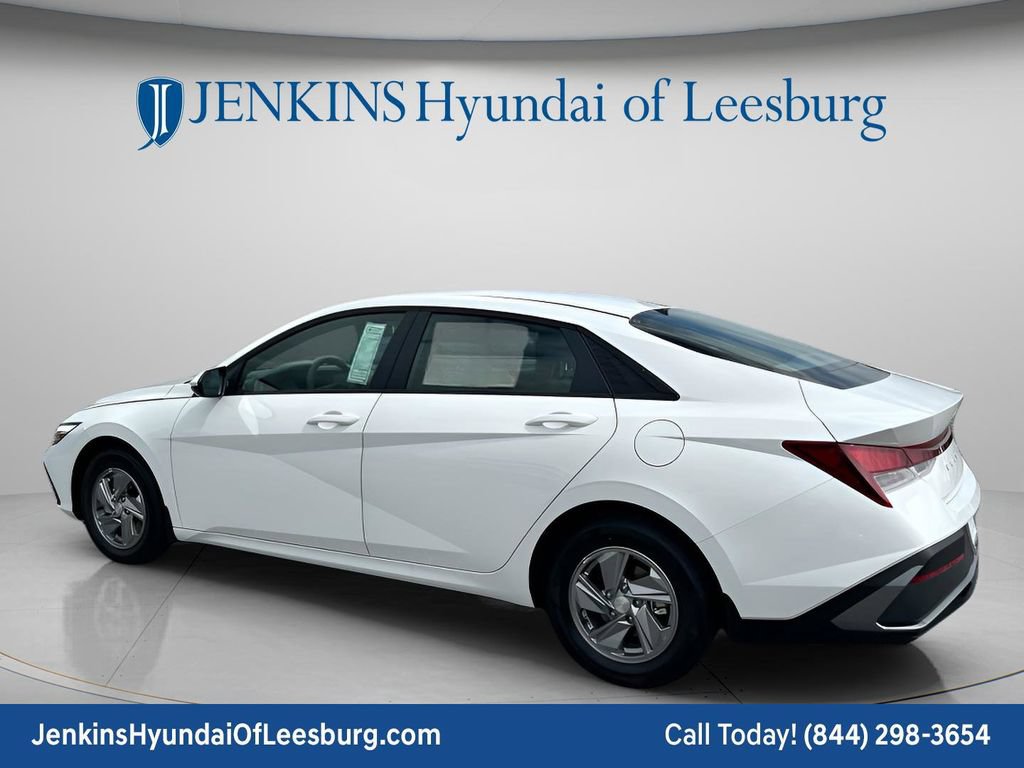 New 2026 Hyundai Elantra SE FWD image 7