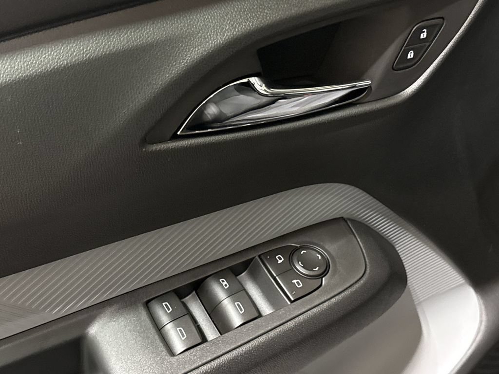 New 2027 Chevrolet Bolt LT w/ Comfort Package FWD image 21