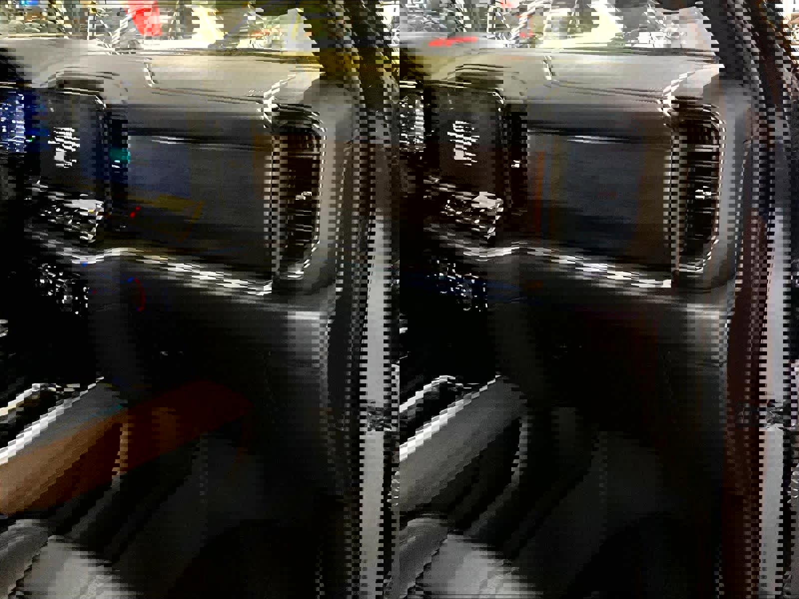 Used 2022 Chevrolet Silverado 1500 High Country w/ High Country Premium Package image 13