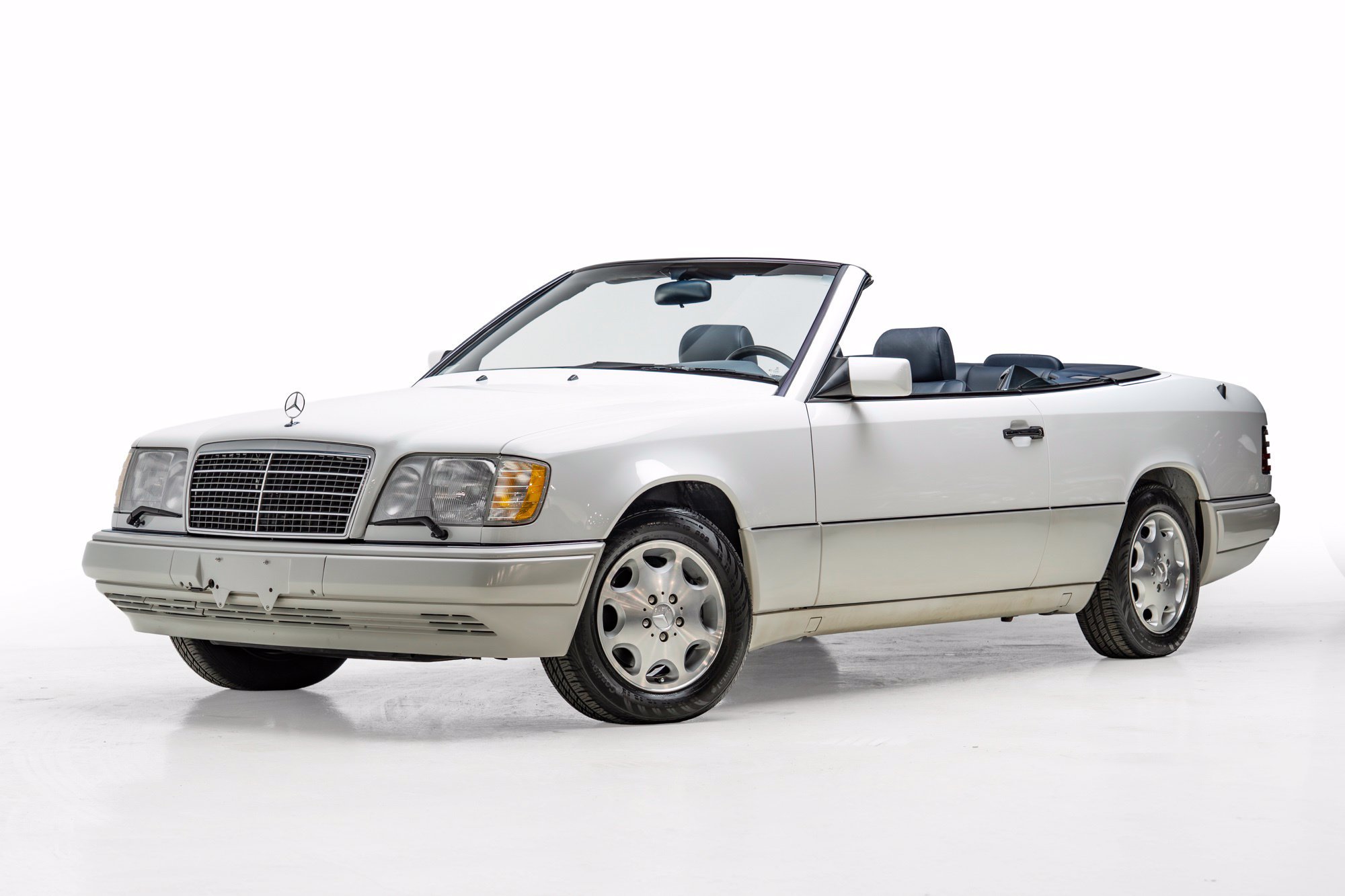 Used 1995 Mercedes-Benz E 320 Convertible image 4
