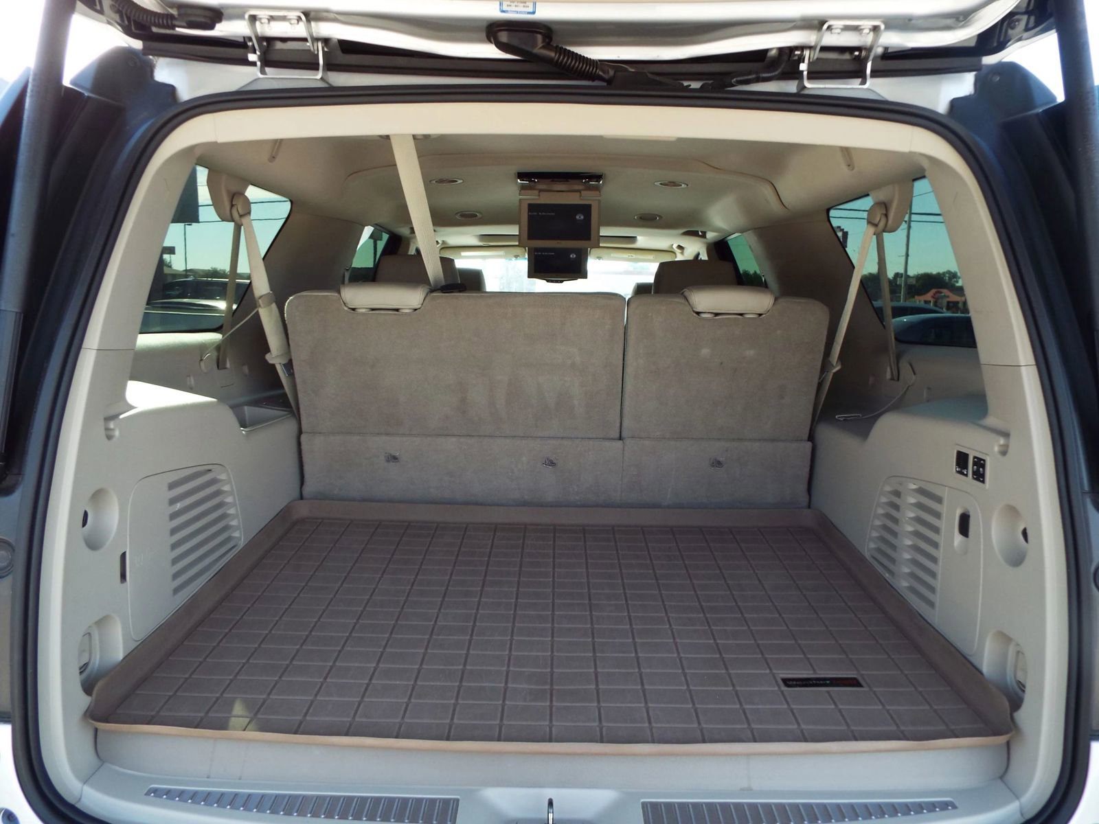 Used 2015 GMC Yukon XL Denali w/ Touring Package RWD image 24