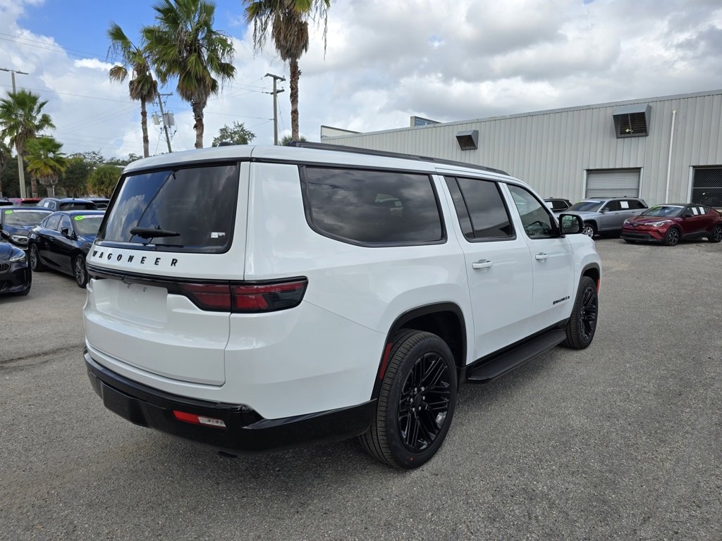 New 2025 Jeep Wagoneer L Series II w/ HD Trailer Tow Package w/25F image 6