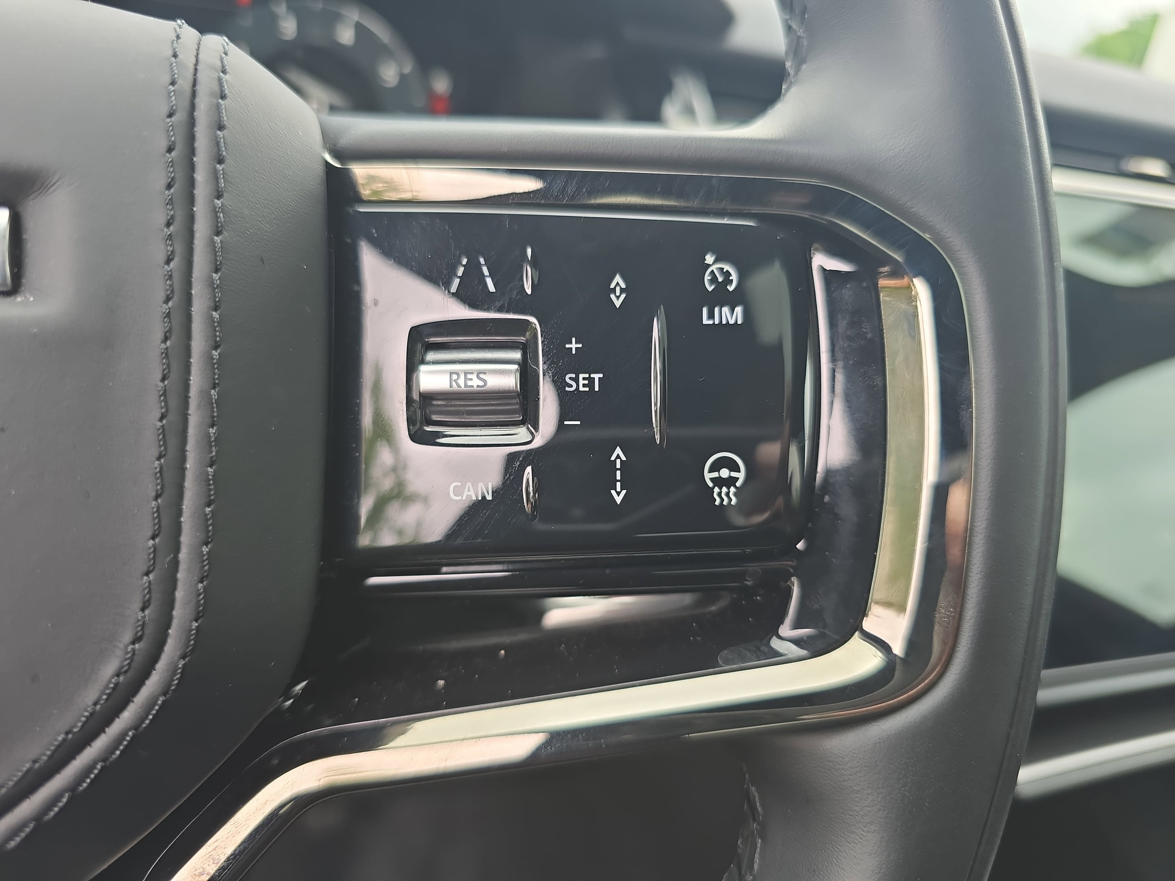 Certified 2026 Land Rover Range Rover Velar S AWD/4WD image 18
