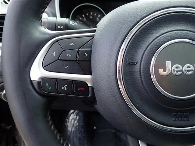 Used 2018 Jeep Compass Latitude w/ Cold Weather Group AWD/4WD image 14