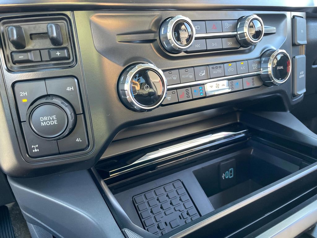 New 2026 Ford F350 Lariat image 25