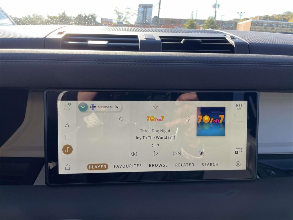 Used 2023 Land Rover Defender 110 S image 27