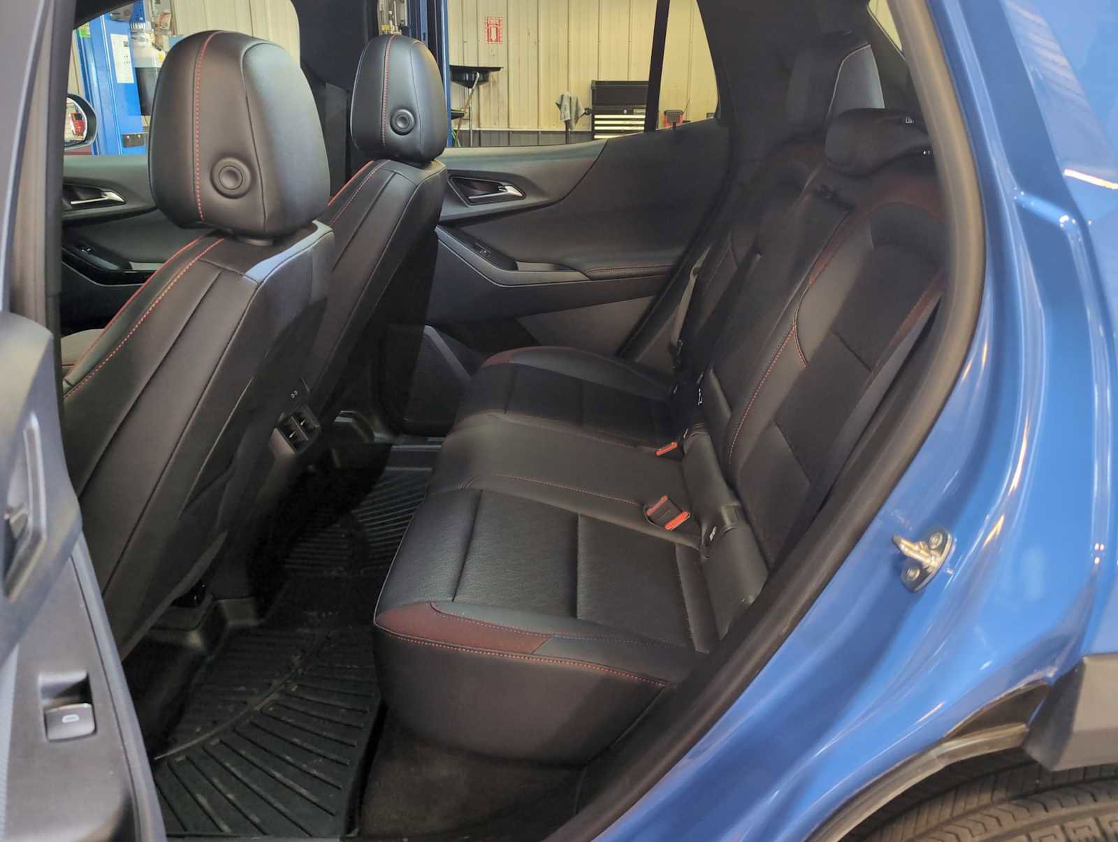 Used 2025 Chevrolet Equinox RS w/ Safety and Technology Package FWD image 24