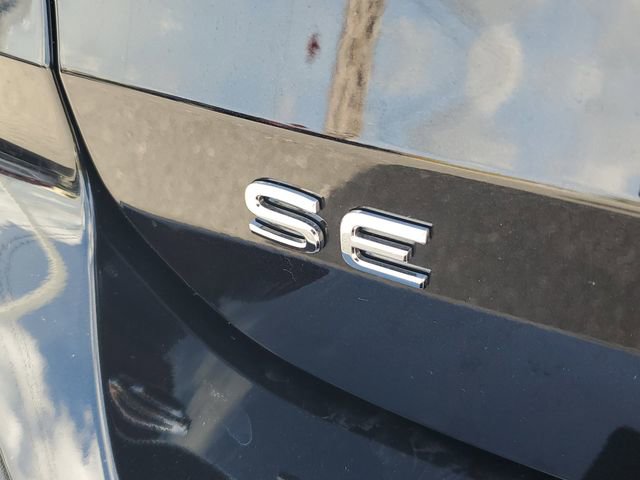 Used 2025 Volkswagen Taos SE w/ Panoramic Sunroof Package image 6