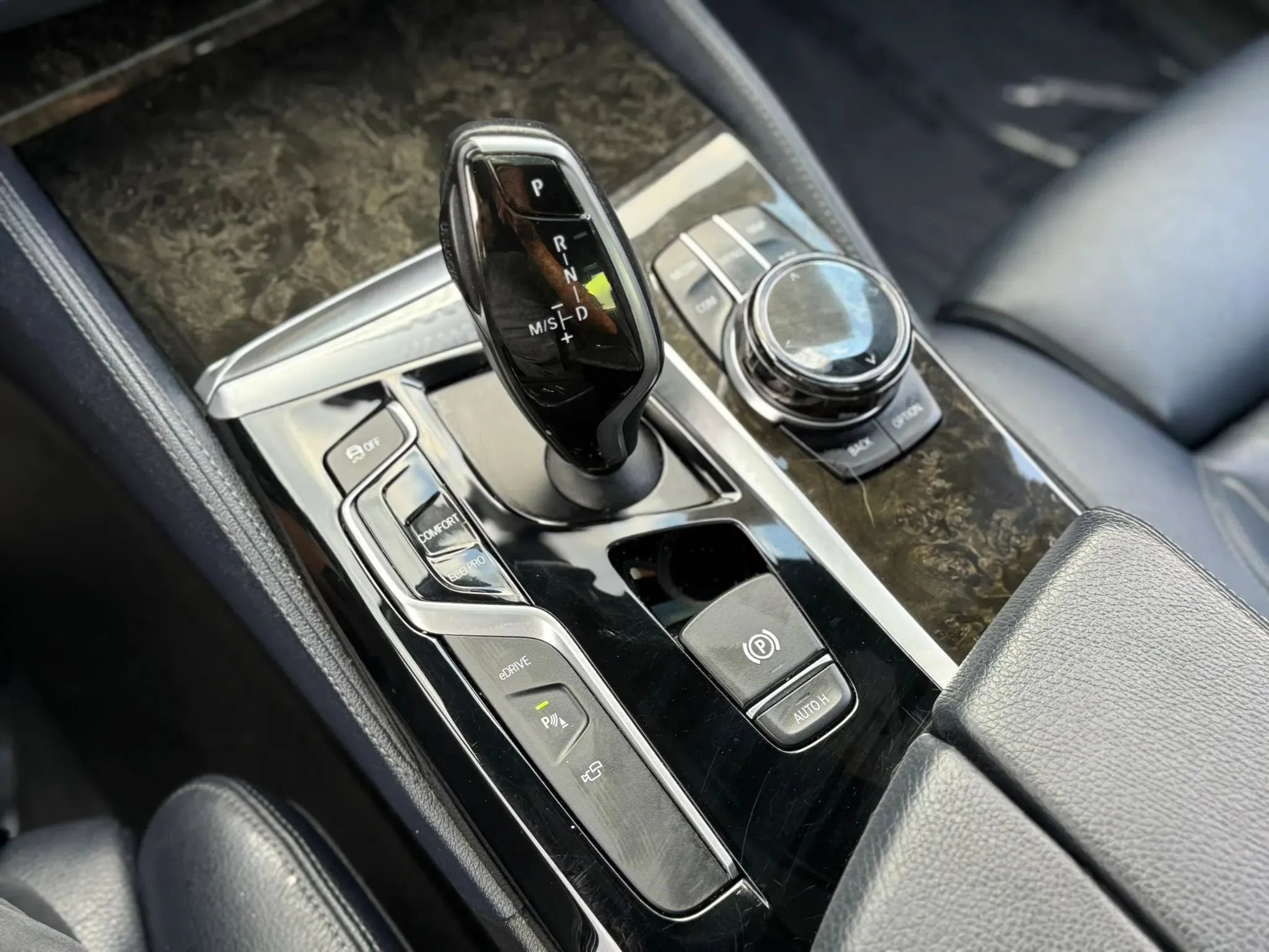 Used 2018 BMW 530e xDrive AWD/4WD image 26