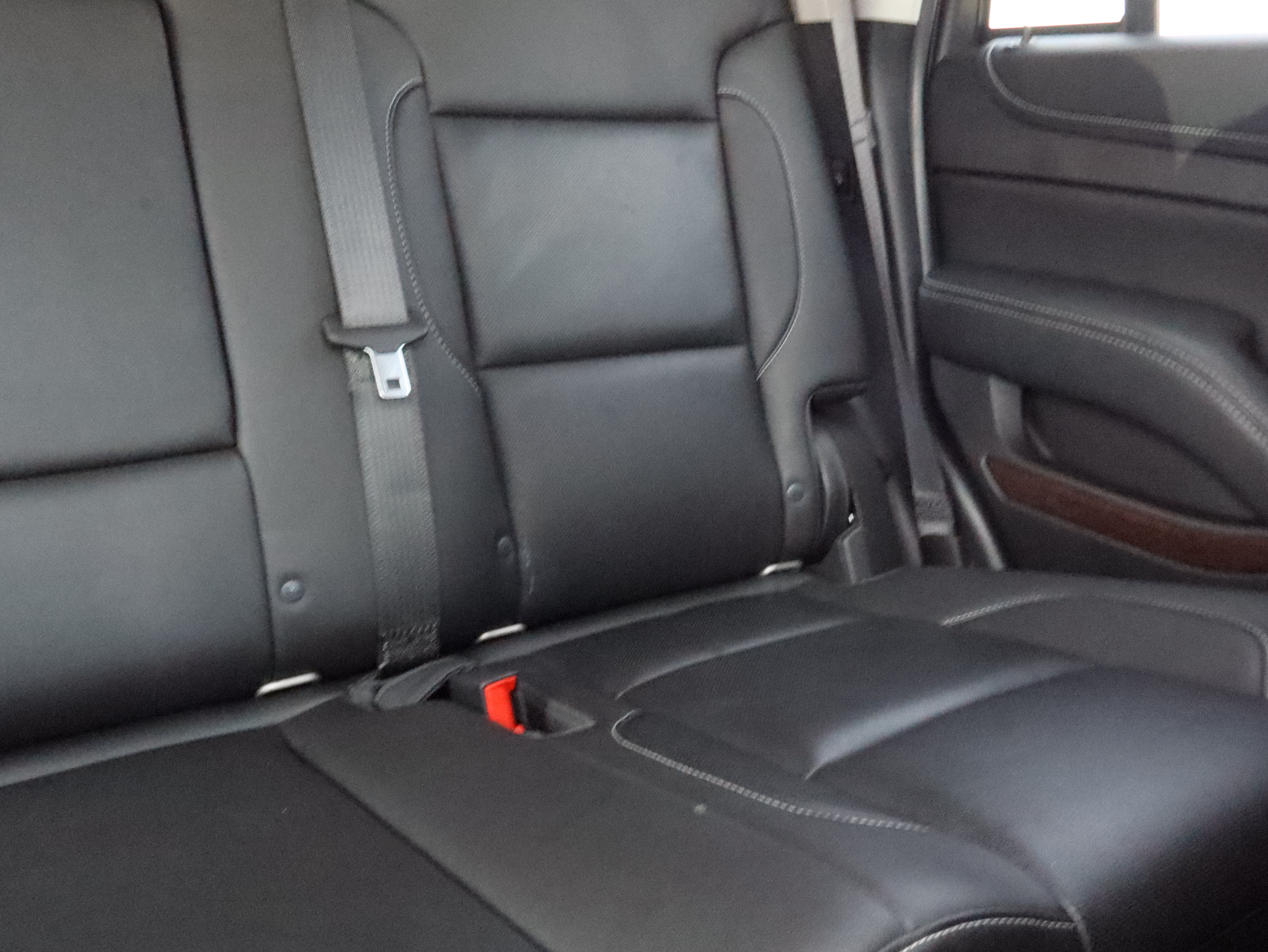 Used 2018 GMC Yukon SLT w/ Open Road Package AWD/4WD image 9