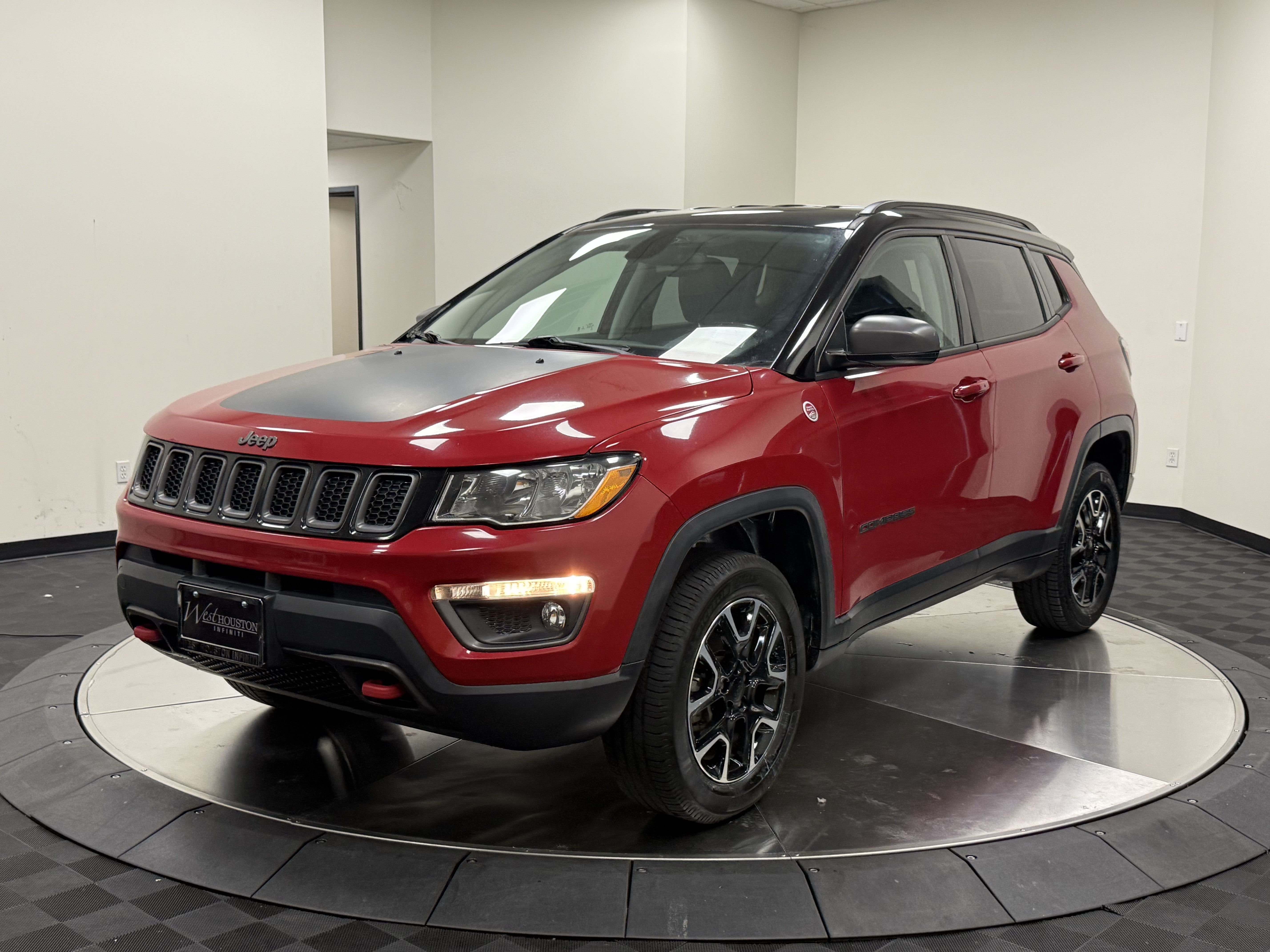Used 2019 Jeep Compass Trailhawk AWD/4WD image 3