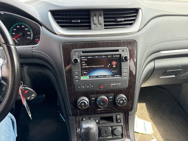 Used 2017 Chevrolet Traverse LT w/ Style and Technology Package image 27