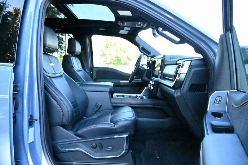 Used 2023 Ford F350 Platinum image 39