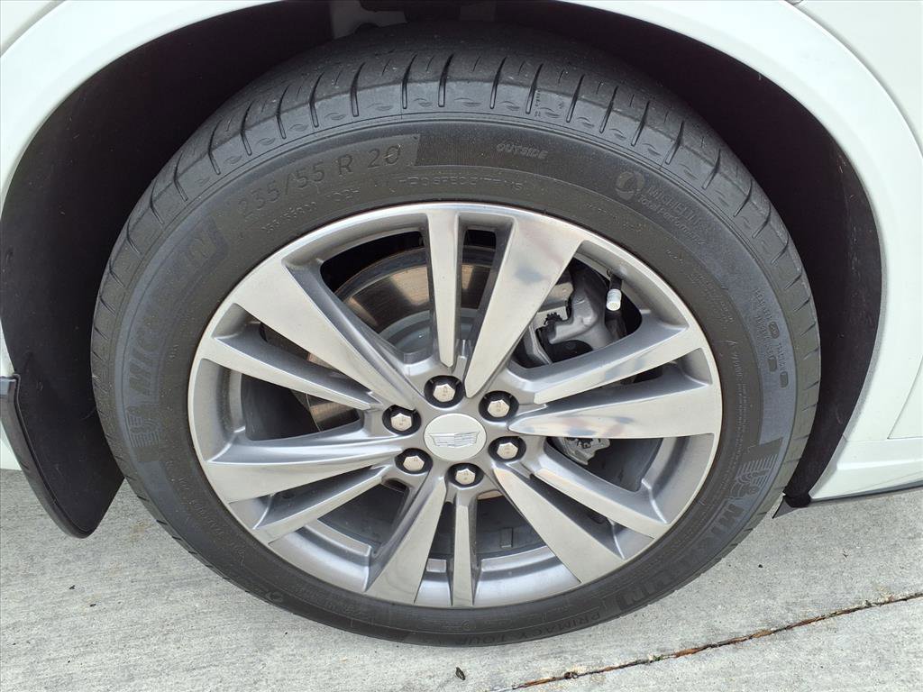 Certified 2022 Cadillac XT6 Premium Luxury image 7