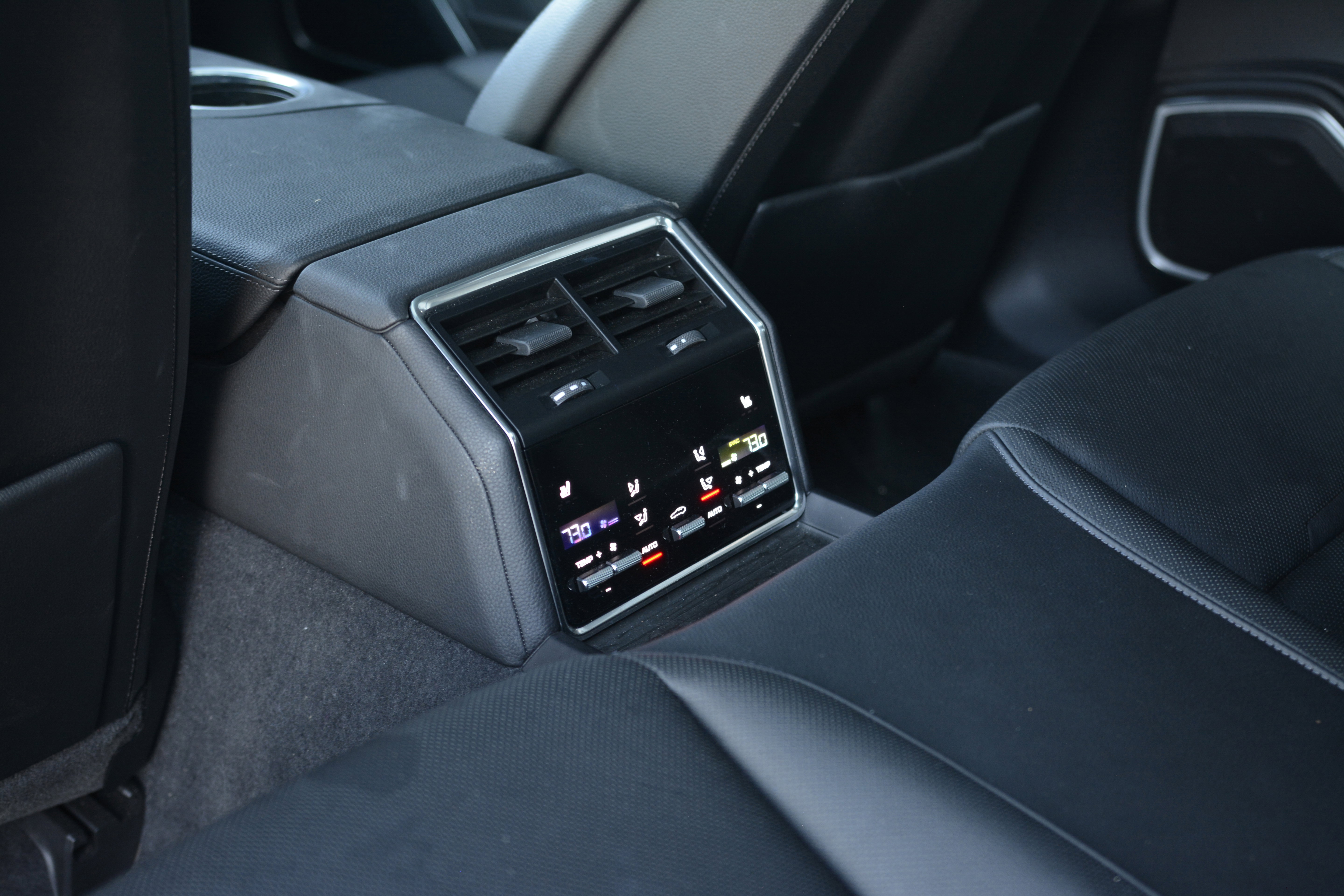 Certified 2023 Porsche Panamera image 33