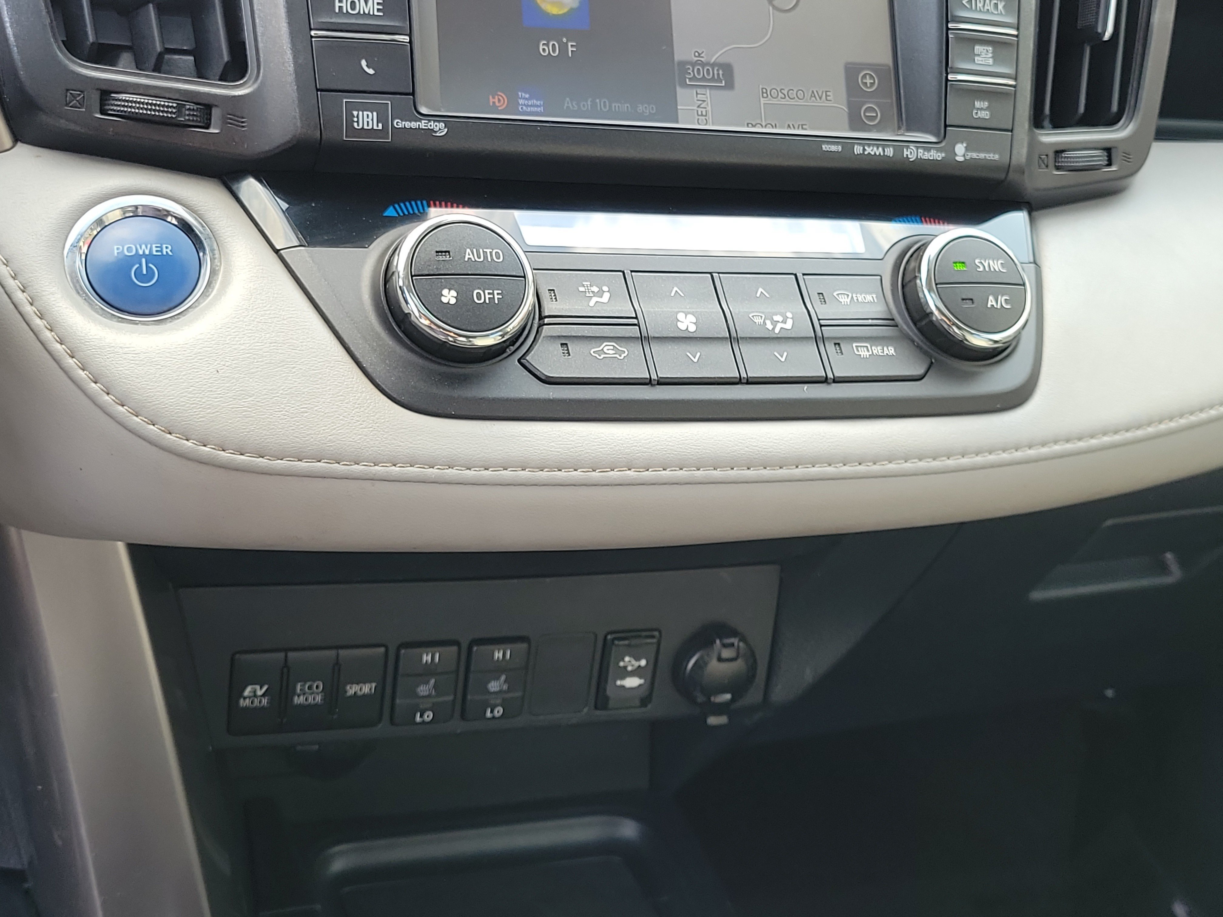 Used 2018 Toyota RAV4 Limited w/ Advanced Technology Package AWD/4WD image 27