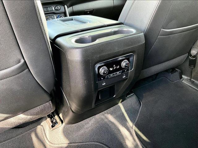 Used 2023 Chevrolet Suburban Premier AWD/4WD image 25