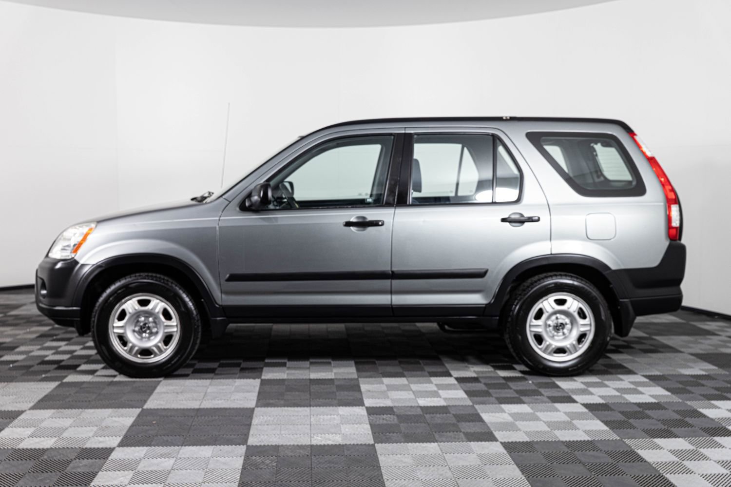Used 2005 Honda CR-V LX image 3