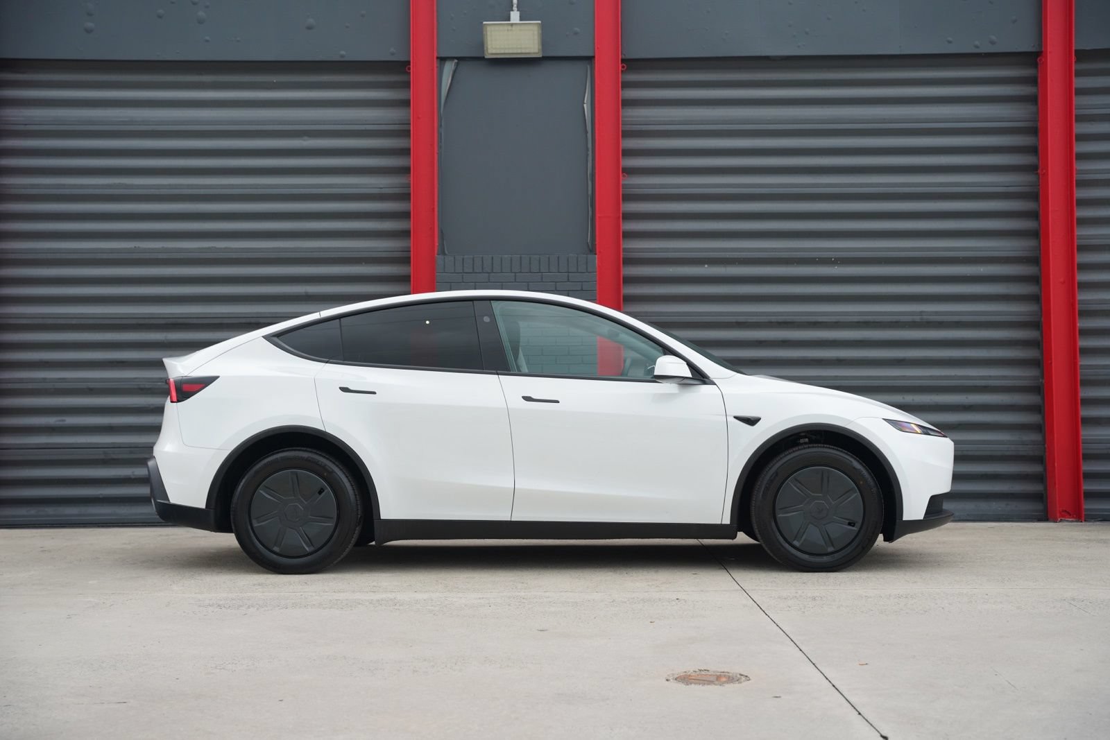 Used 2026 Tesla Model Y 2WD image 14