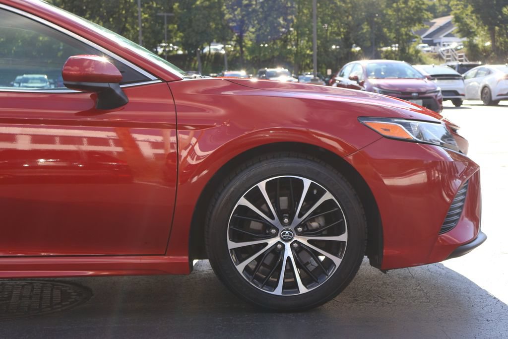 Used 2019 Toyota Camry SE FWD image 10