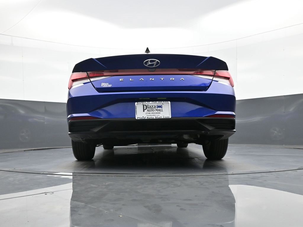 Certified 2023 Hyundai Elantra SE w/ Cargo Package image 30