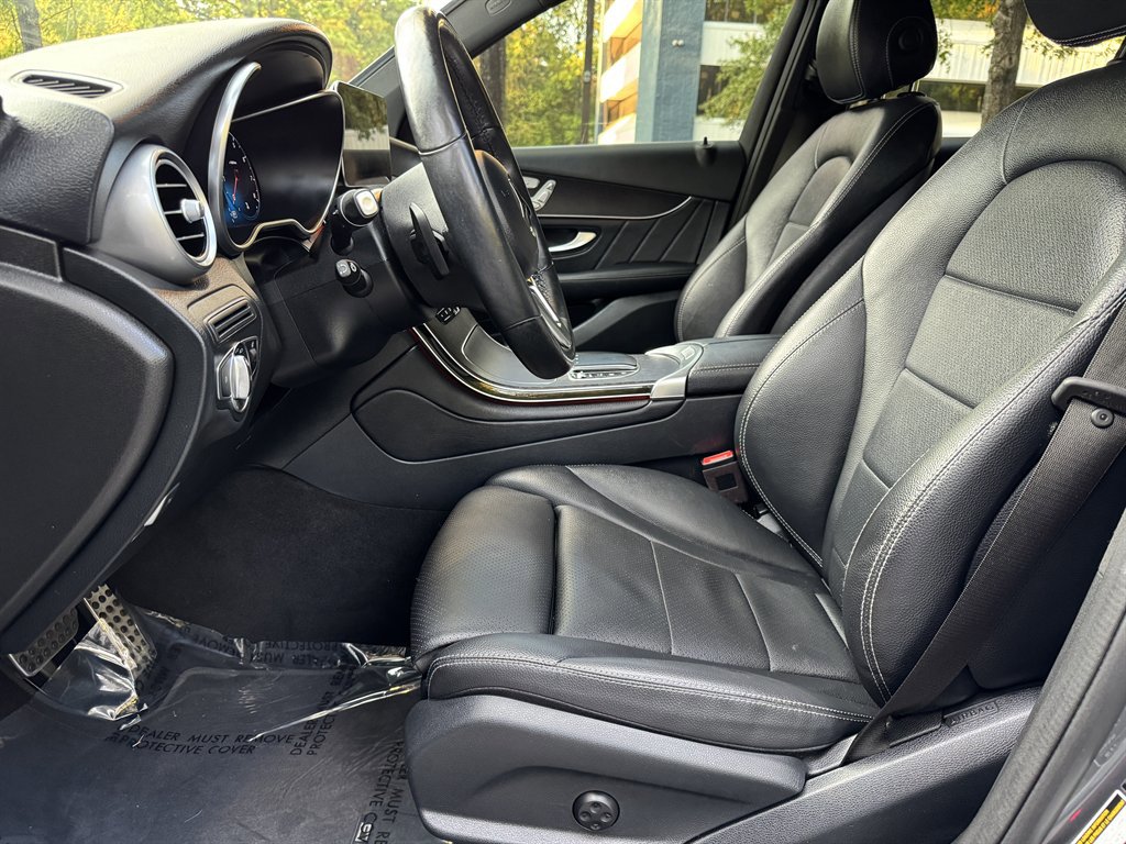 Used 2021 Mercedes-Benz GLC 300 4MATIC w/ AMG Line image 45