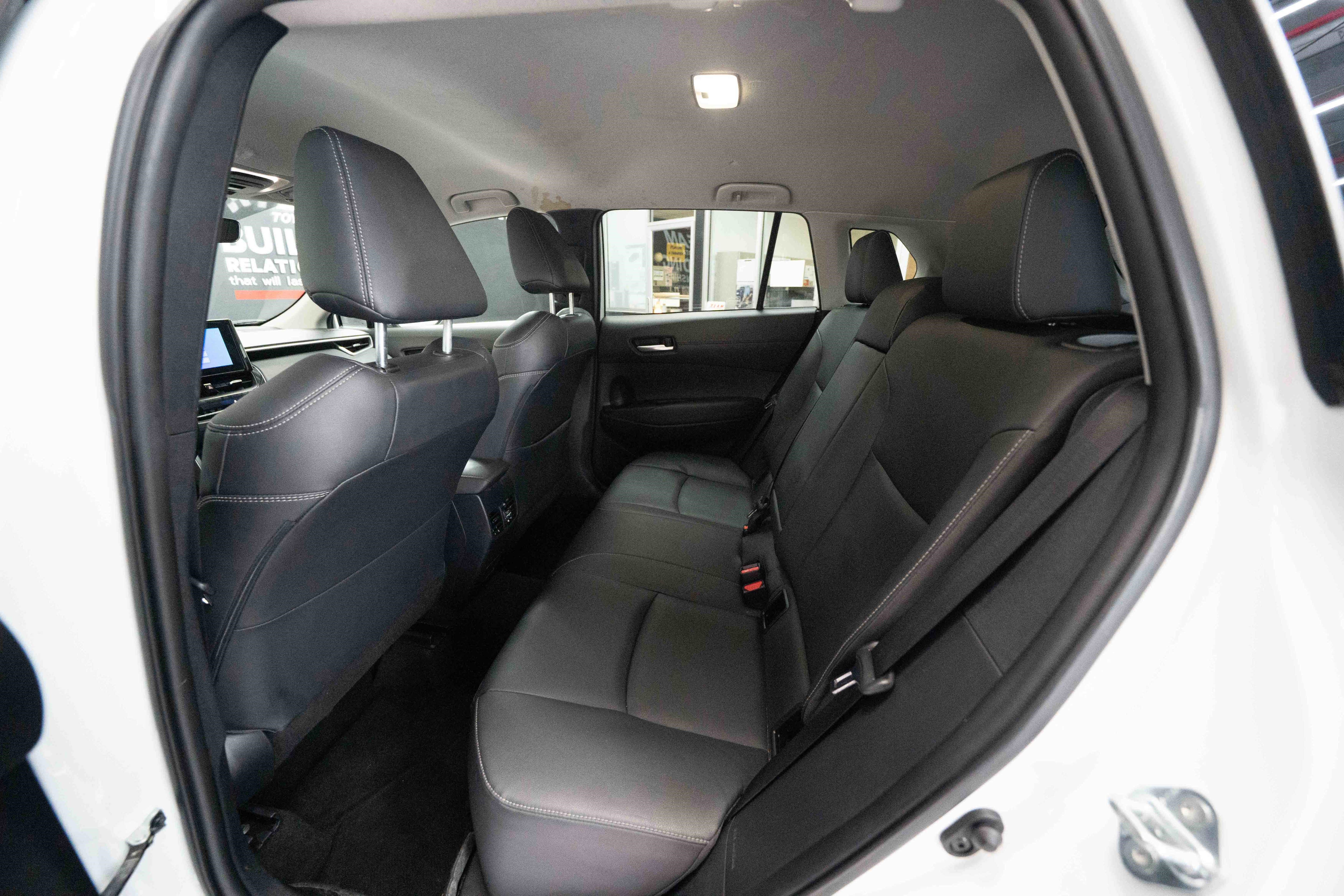 Used 2023 Toyota Corolla Cross XLE image 23