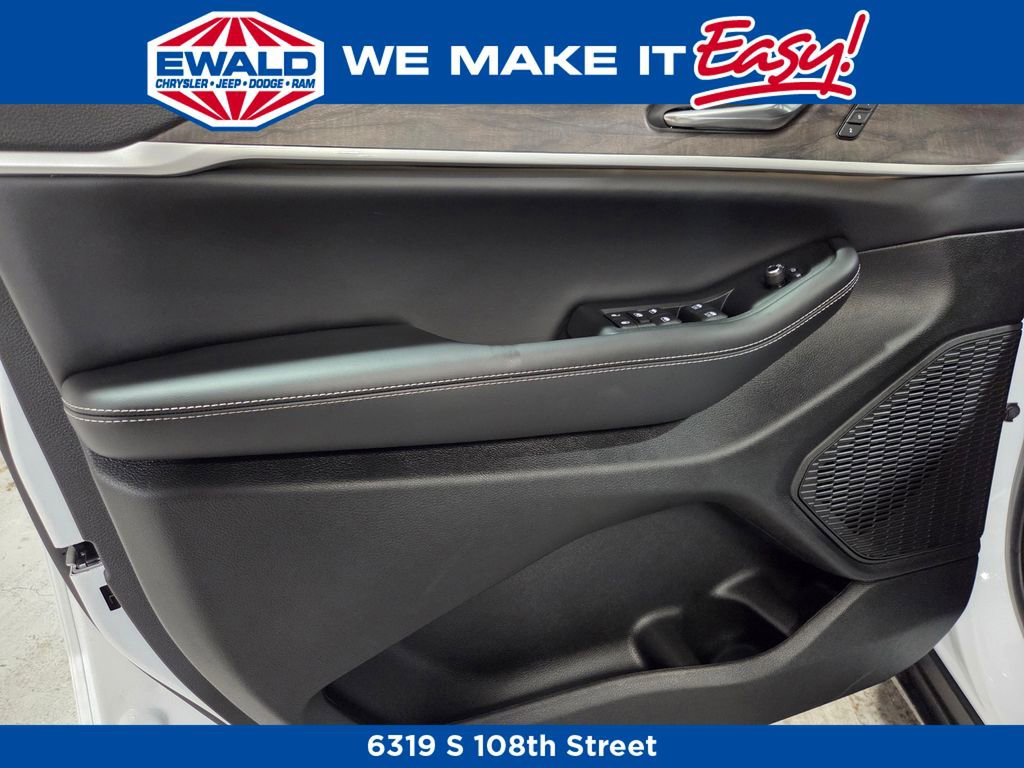 New 2025 Jeep Grand Cherokee Limited AWD/4WD image 16