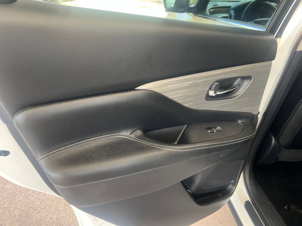 Used 2018 Nissan Murano SL w/ Cargo Package FWD image 10