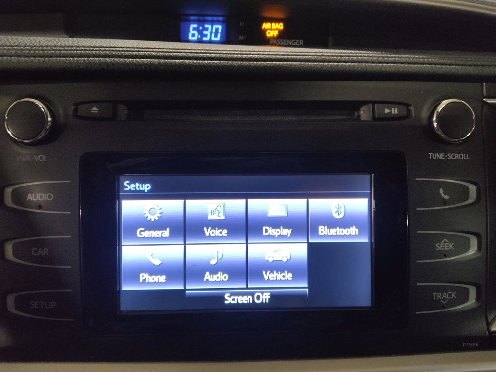 Used 2018 Toyota Highlander LE FWD image 25