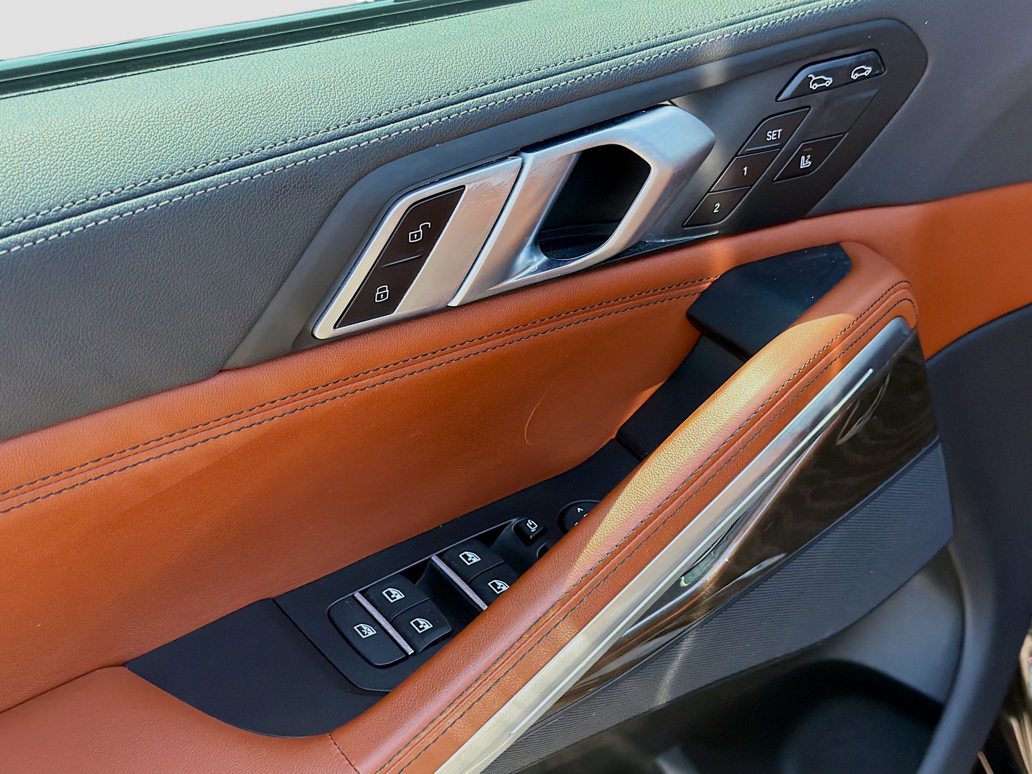 Used 2023 BMW X6 xDrive40i w/ M Sport Package image 22