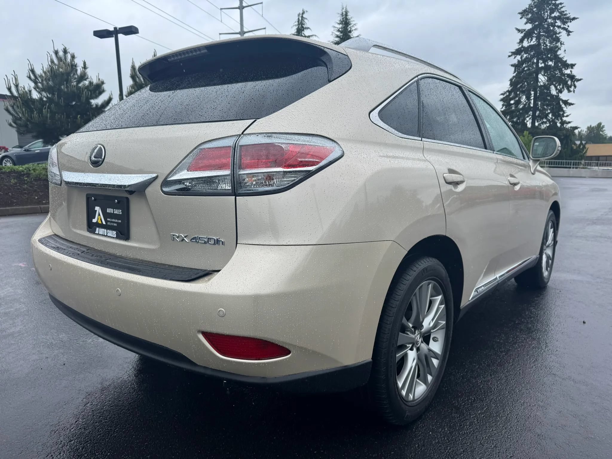 Used 2013 Lexus RX 450h AWD w/ Navigation Pkg image 10