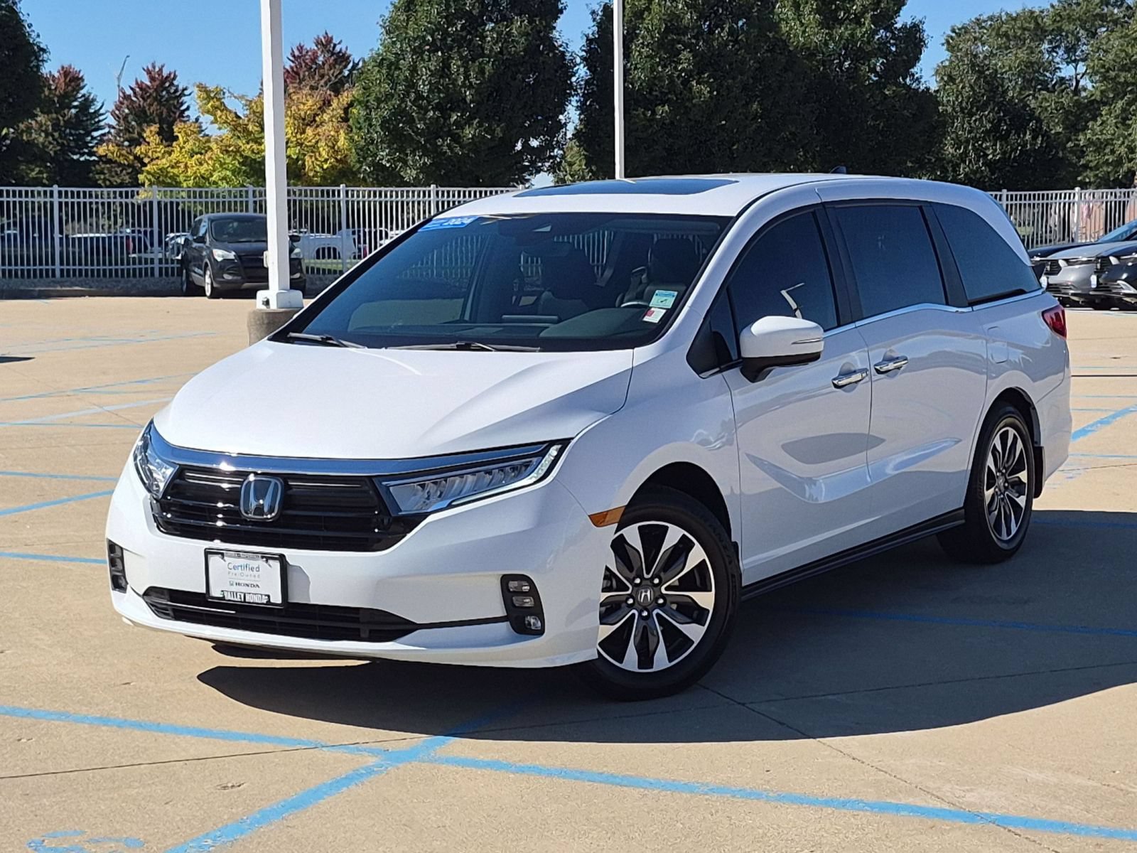 Certified 2024 Honda Odyssey EX-L image 2