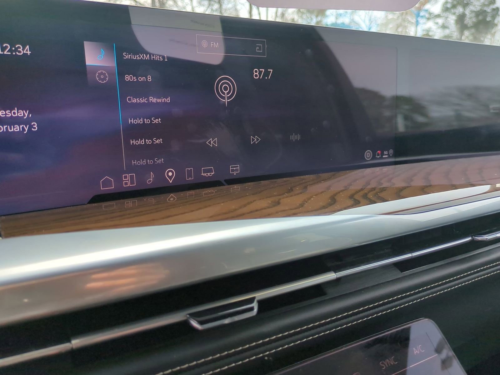 Certified 2025 Cadillac Escalade ESV Sport Platinum image 13