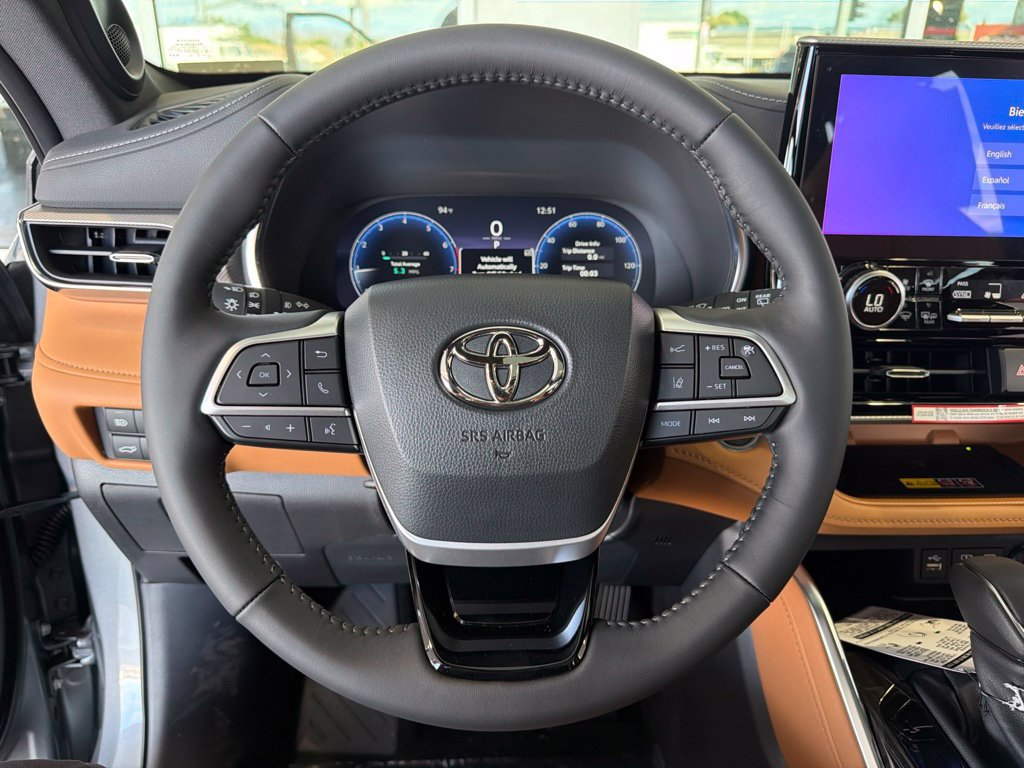 New 2026 Toyota Highlander Platinum AWD/4WD image 21