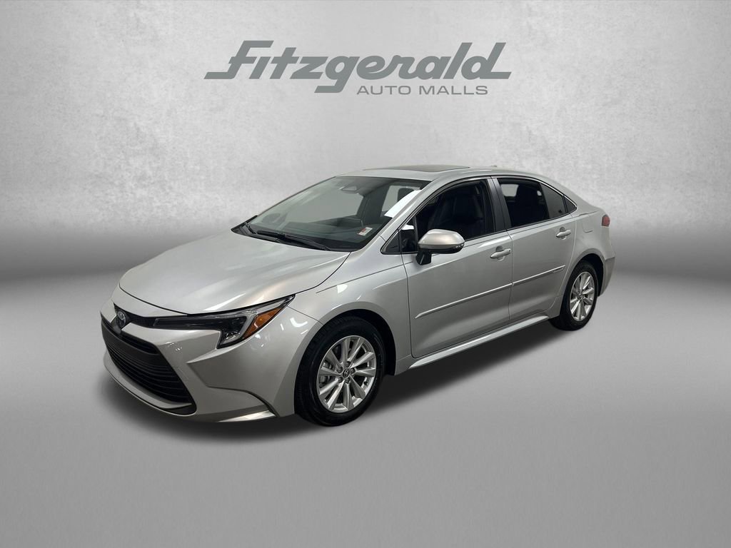 Used 2024 Toyota Corolla XLE FWD image 1