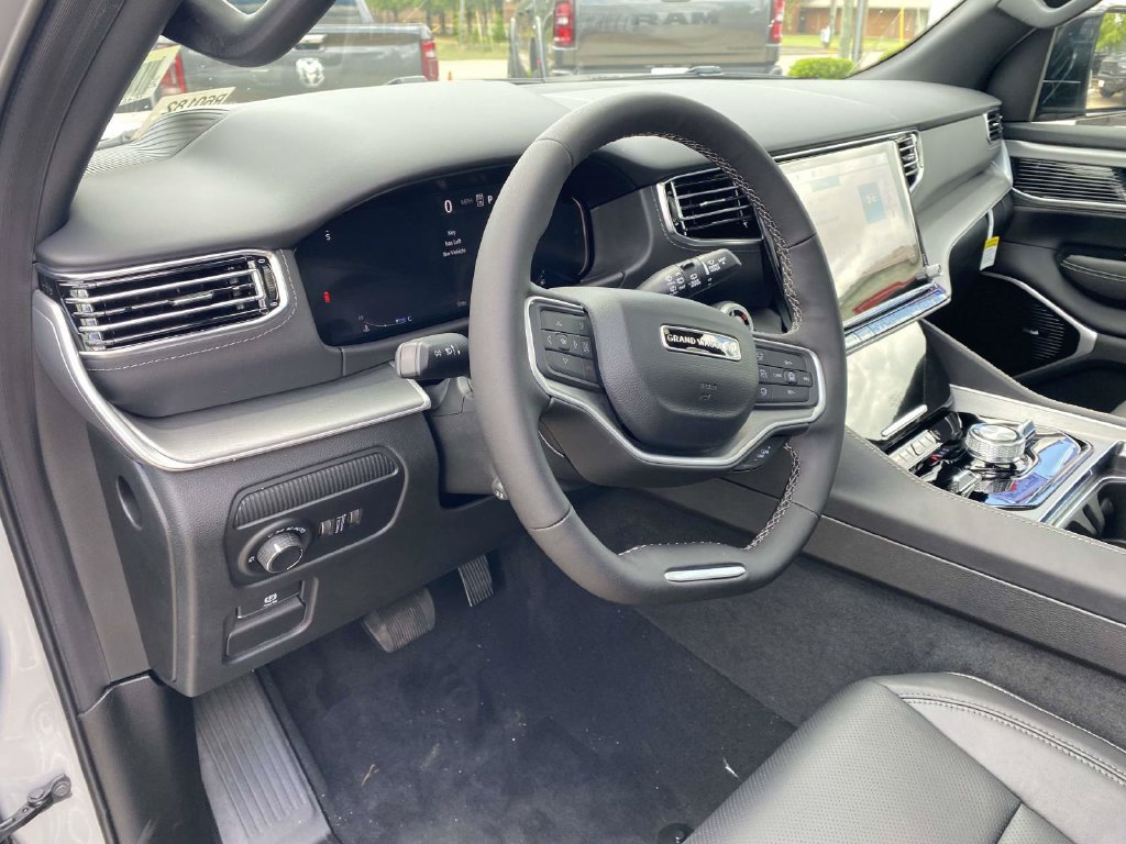 New 2026 Jeep Grand Wagoneer Limited AWD/4WD image 44