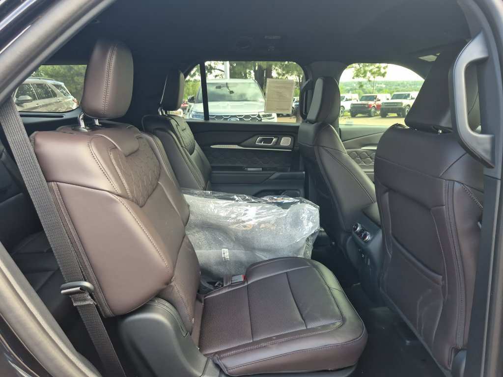 New 2026 Ford Explorer Platinum w/ LUX Leather Package AWD/4WD image 23