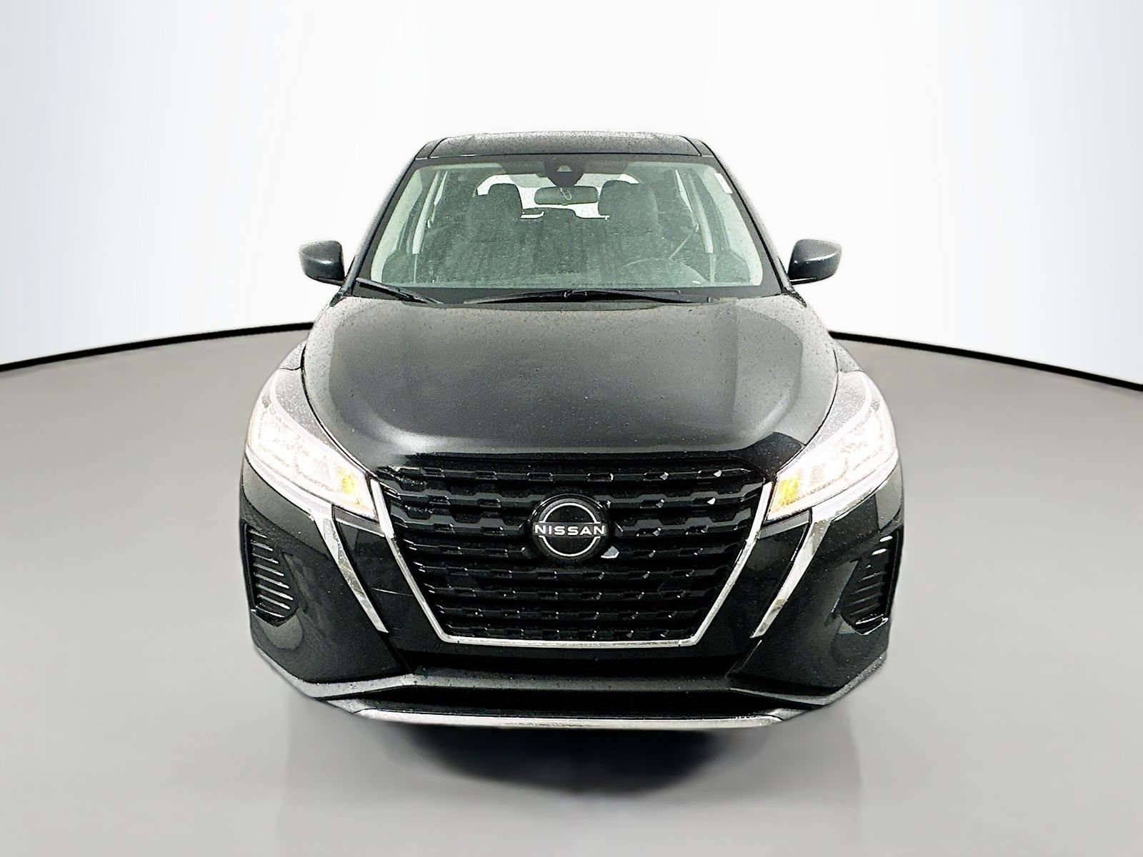Used 2022 Nissan Kicks S FWD image 2