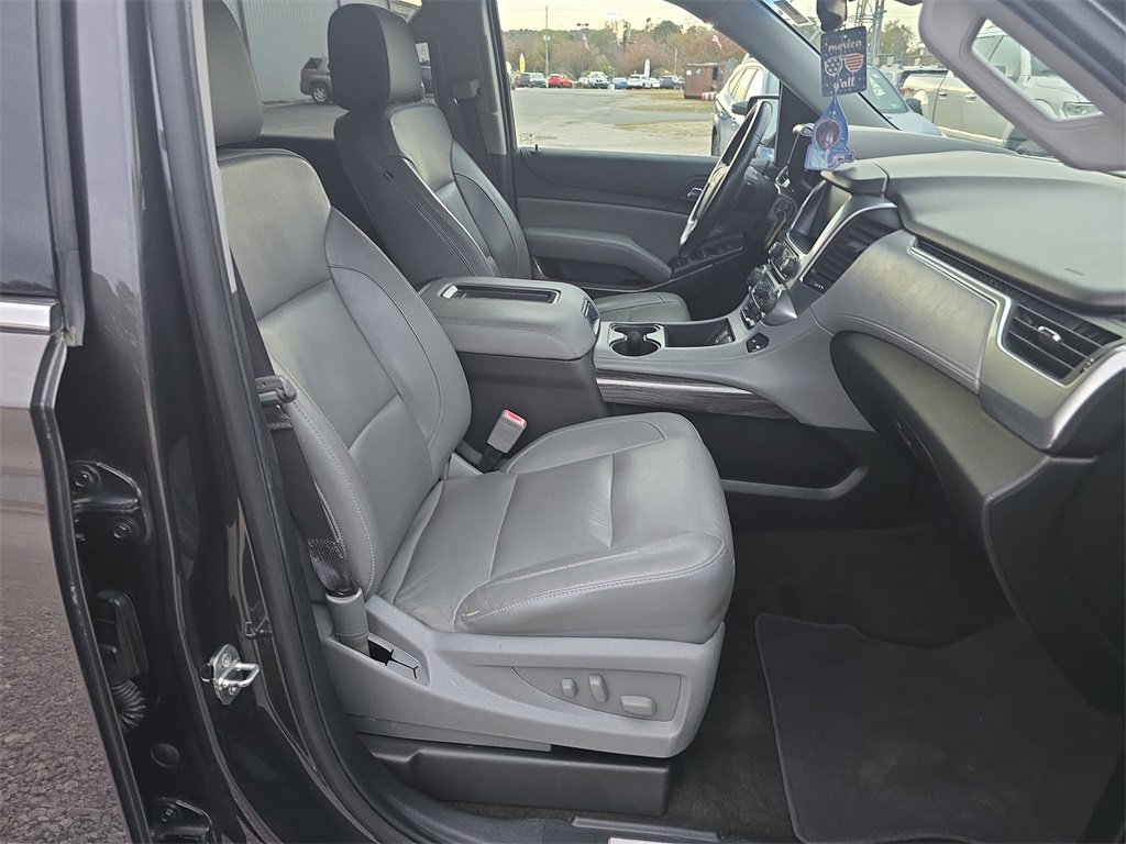 Used 2017 Chevrolet Suburban LT image 10