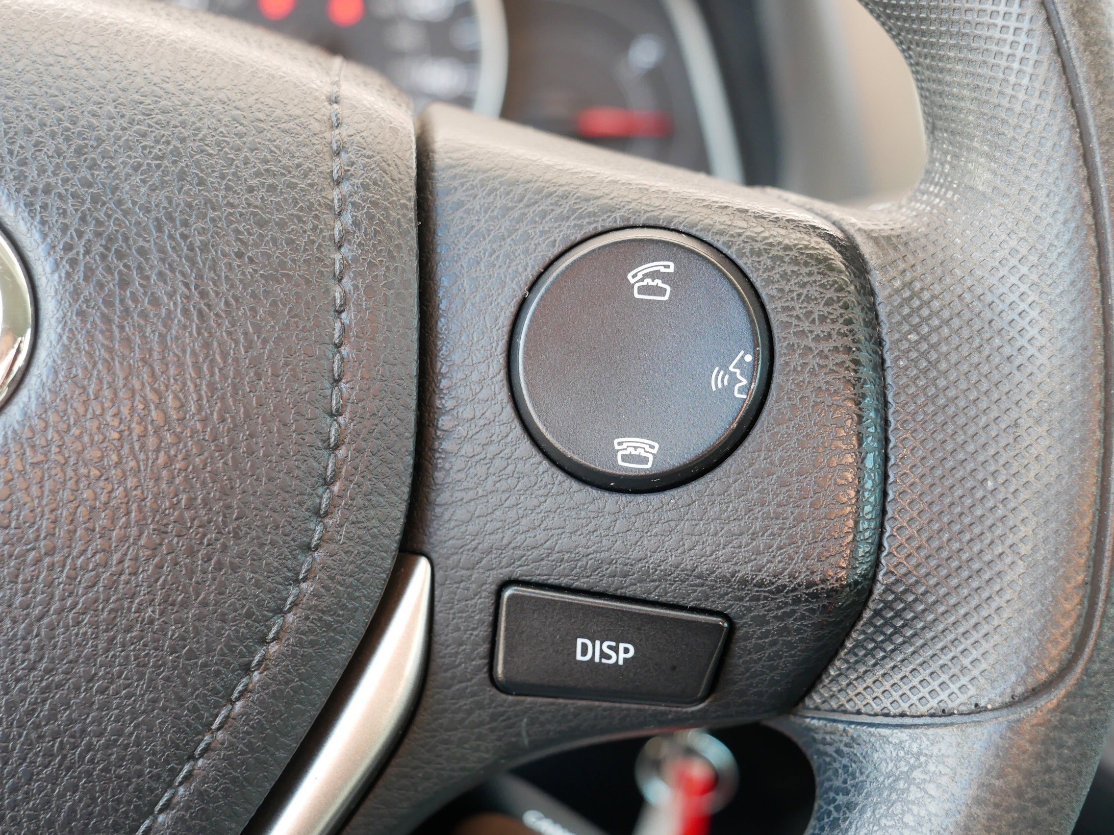 Used 2015 Toyota RAV4 LE image 26