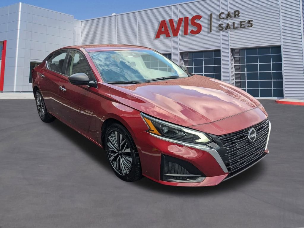 Used 2024 Nissan Altima 2.5 SV image 3