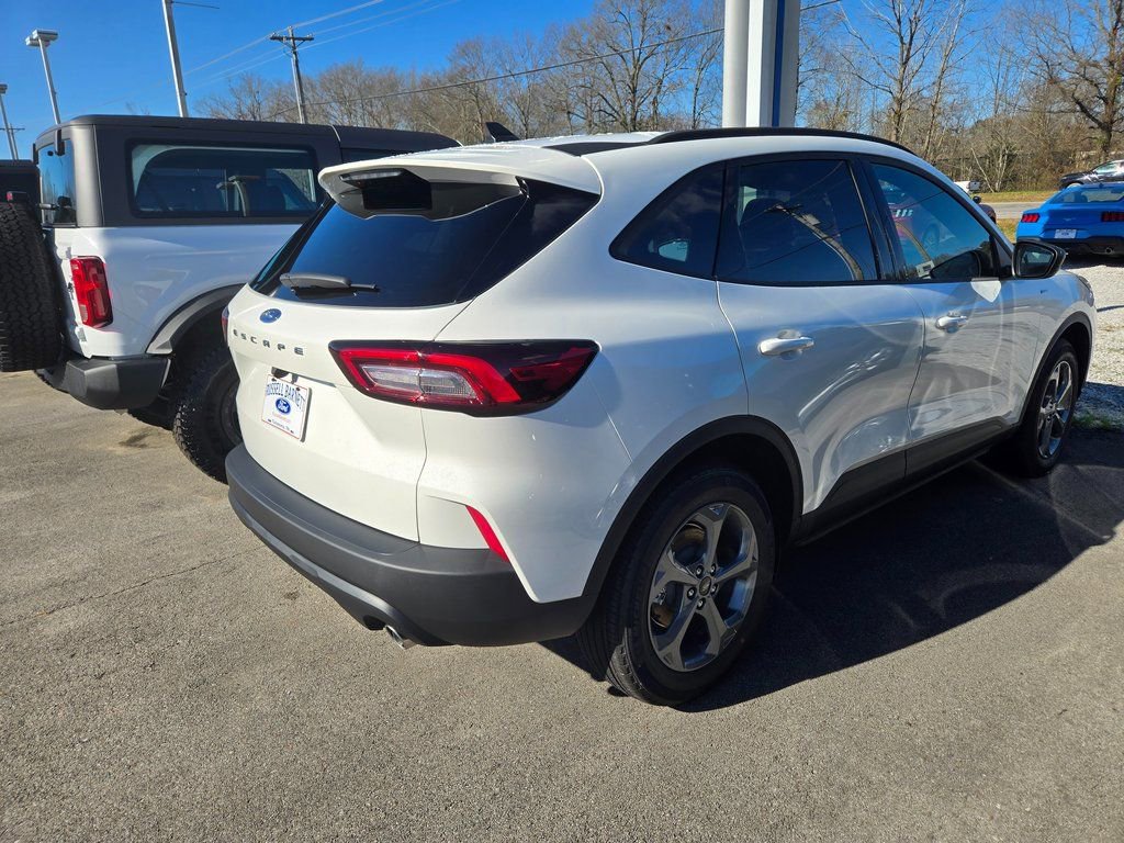 New 2026 Ford Escape ST-Line image 4