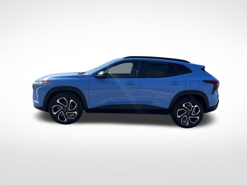 Used 2024 Chevrolet Trax RS w/ Driver Confidence Package image 2