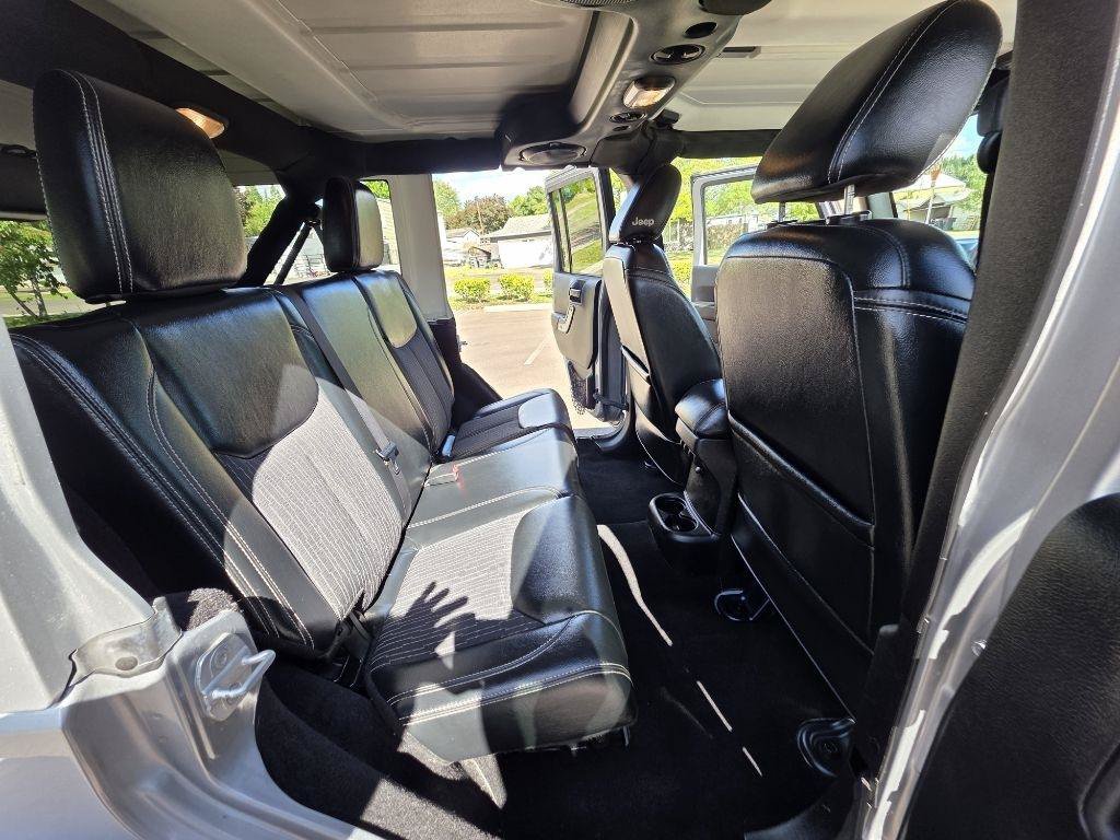 Used 2013 Jeep Wrangler Unlimited Sport AWD/4WD image 16
