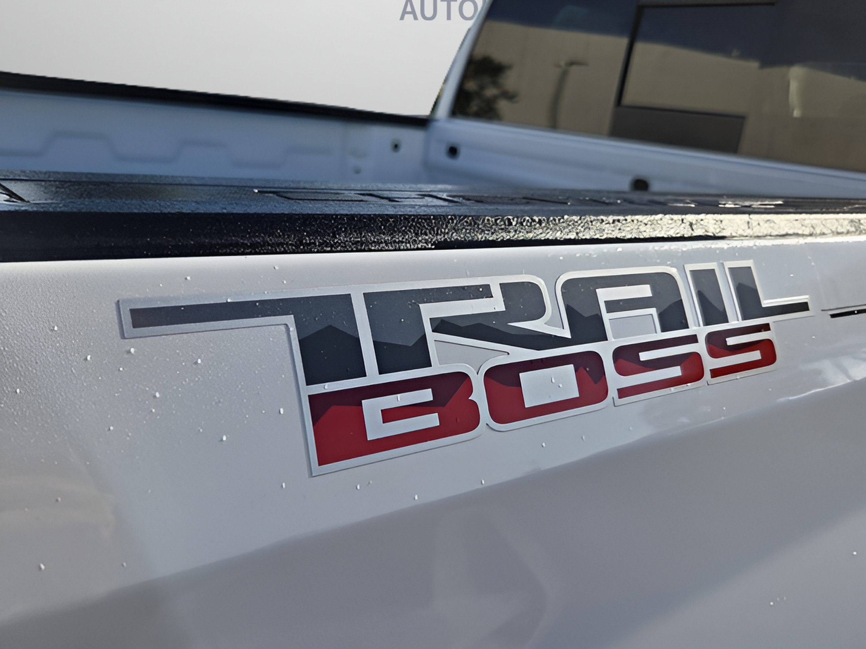 Used 2025 Chevrolet Silverado 1500 LT Trail Boss w/ Convenience Package II AWD/4WD image 36