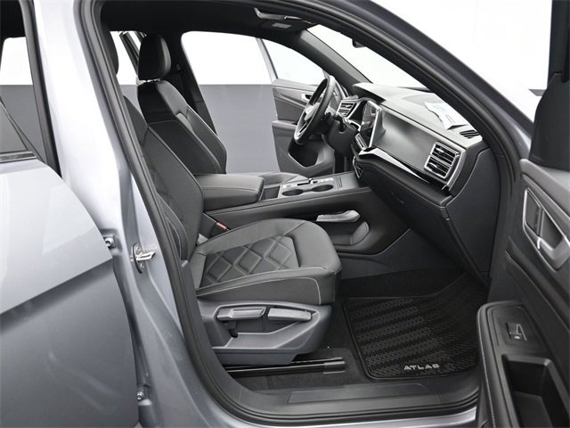 New 2026 Volkswagen Atlas Cross Sport SE image 14