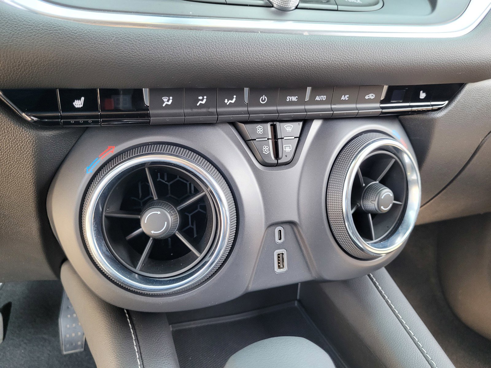 Used 2025 Chevrolet Blazer LT AWD/4WD image 20